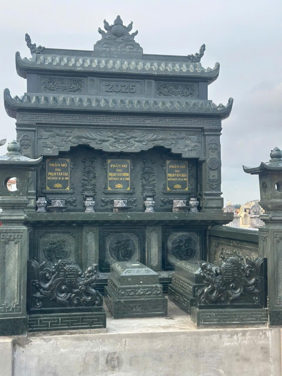 Khu lăng mộ nhỏ KLM 1203