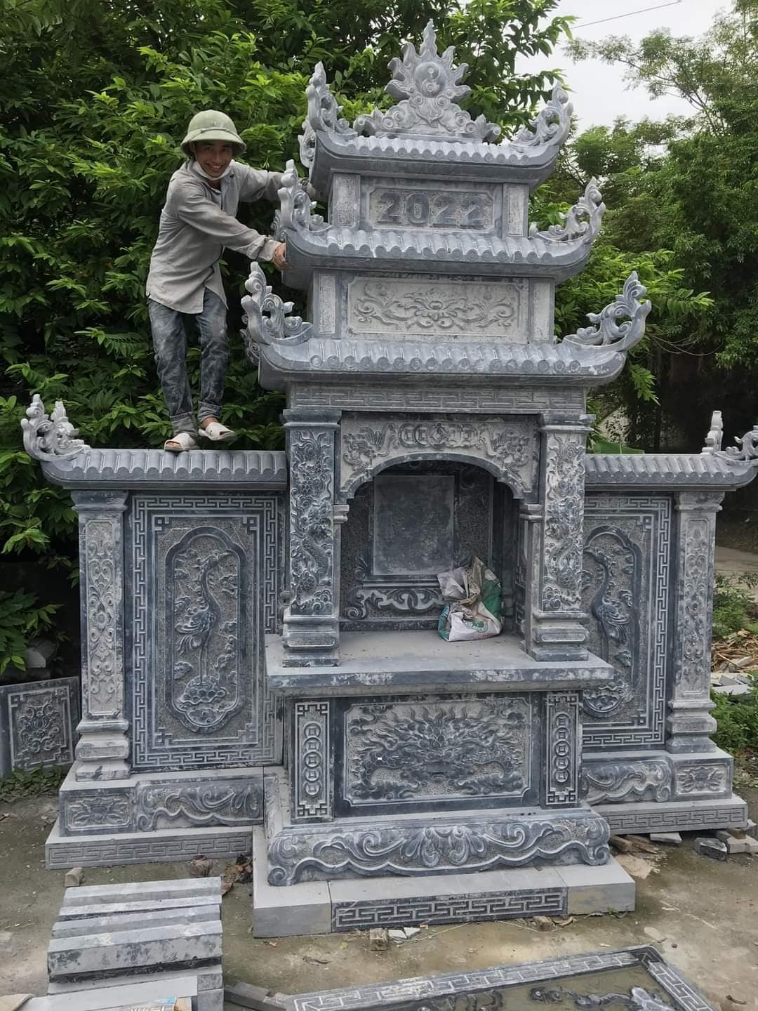 Lăng cánh 3 đao Xanh đen LM 81 - Lăng Mộ Đá Trường Thành