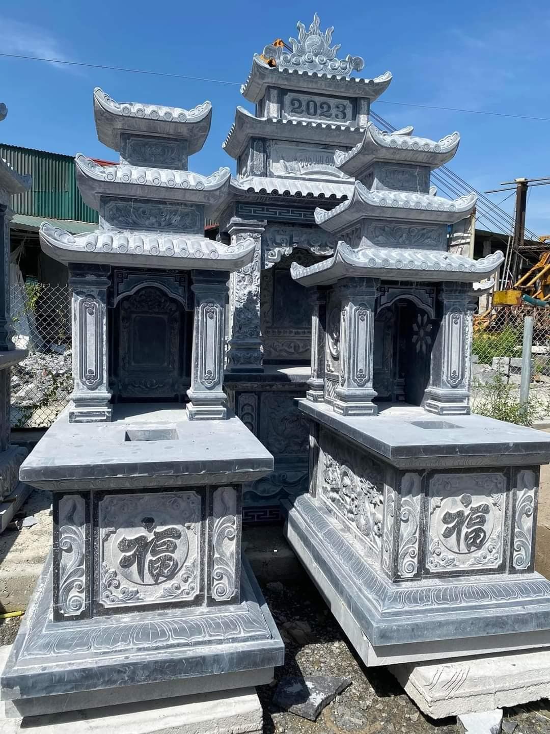 mộ 2 đao xanh đen - Lăng Mộ Đá Trường Thành