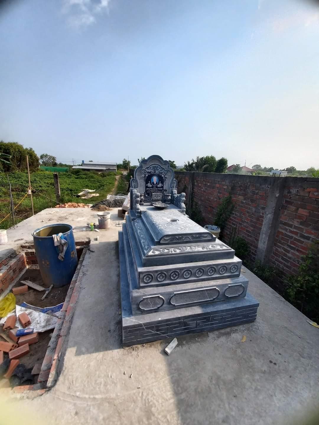 Mộ bành đá đen - Lăng Mộ Đá Trường Thành