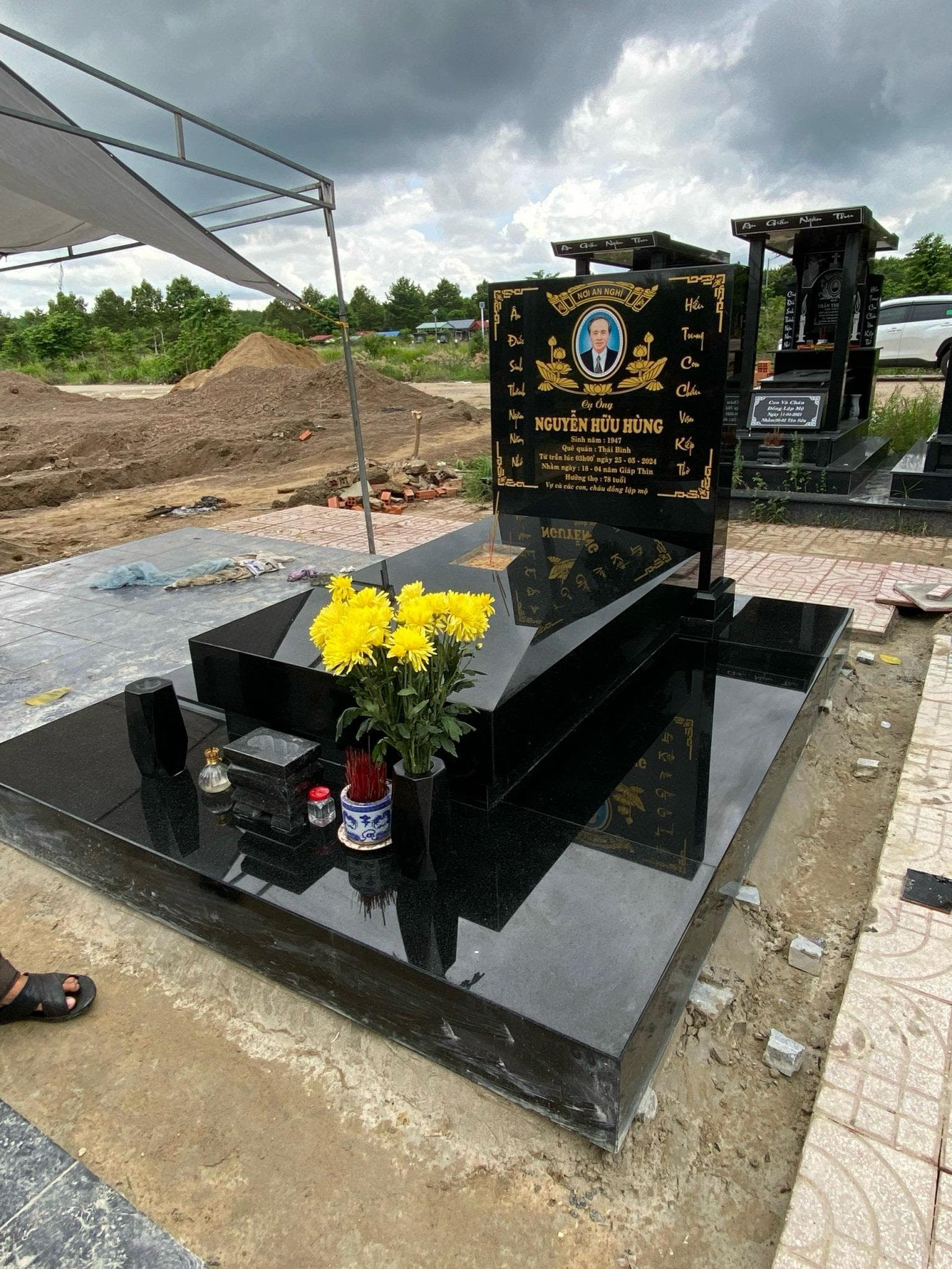 Mộ bành đá granite đen ấn độ MB 903 - Lăng Mộ Đá Trường Thành