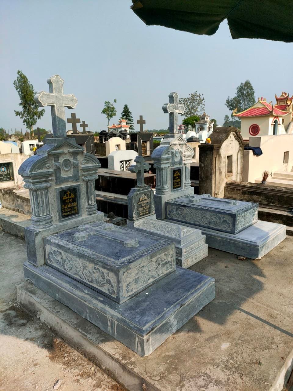 Mộ công giáo đá xanh rêu MD 100 - Lăng Mộ Đá Trường Thành