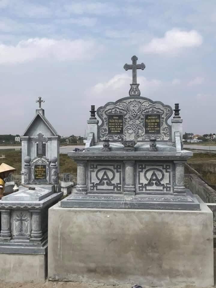 mộ công giáo xanh đen - Lăng Mộ Đá Trường Thành