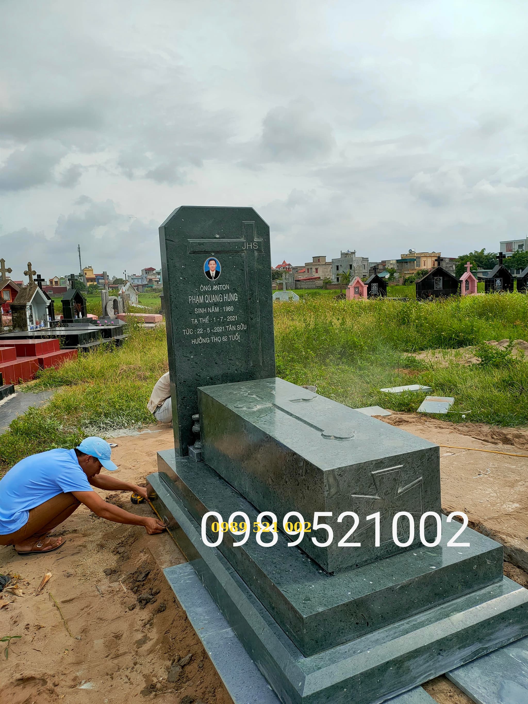 mộ công giáo xanh rêu - Lăng Mộ Đá Trường Thành