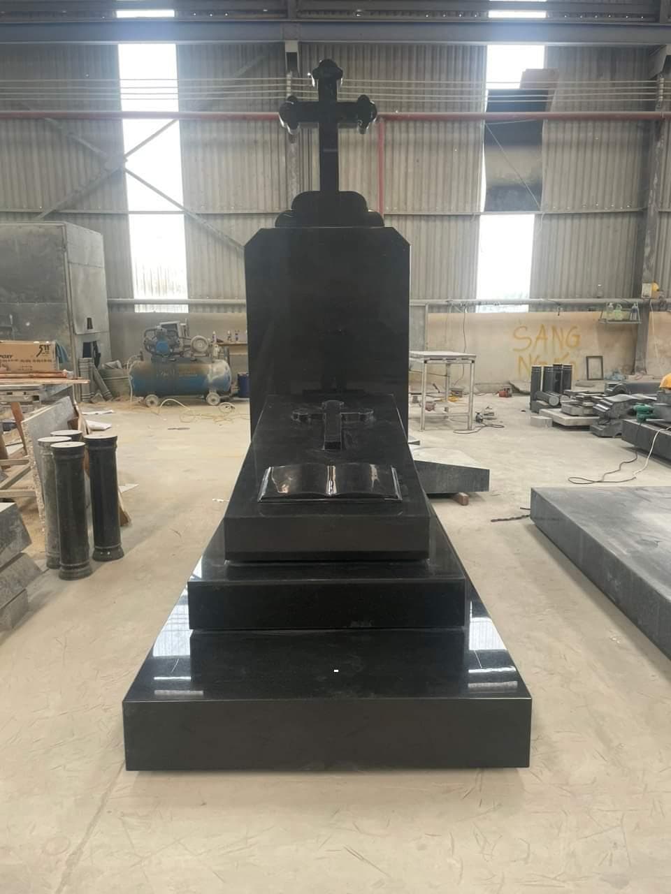 mộ công giáo đá granite MB 710 - Lăng Mộ Đá Trường Thành