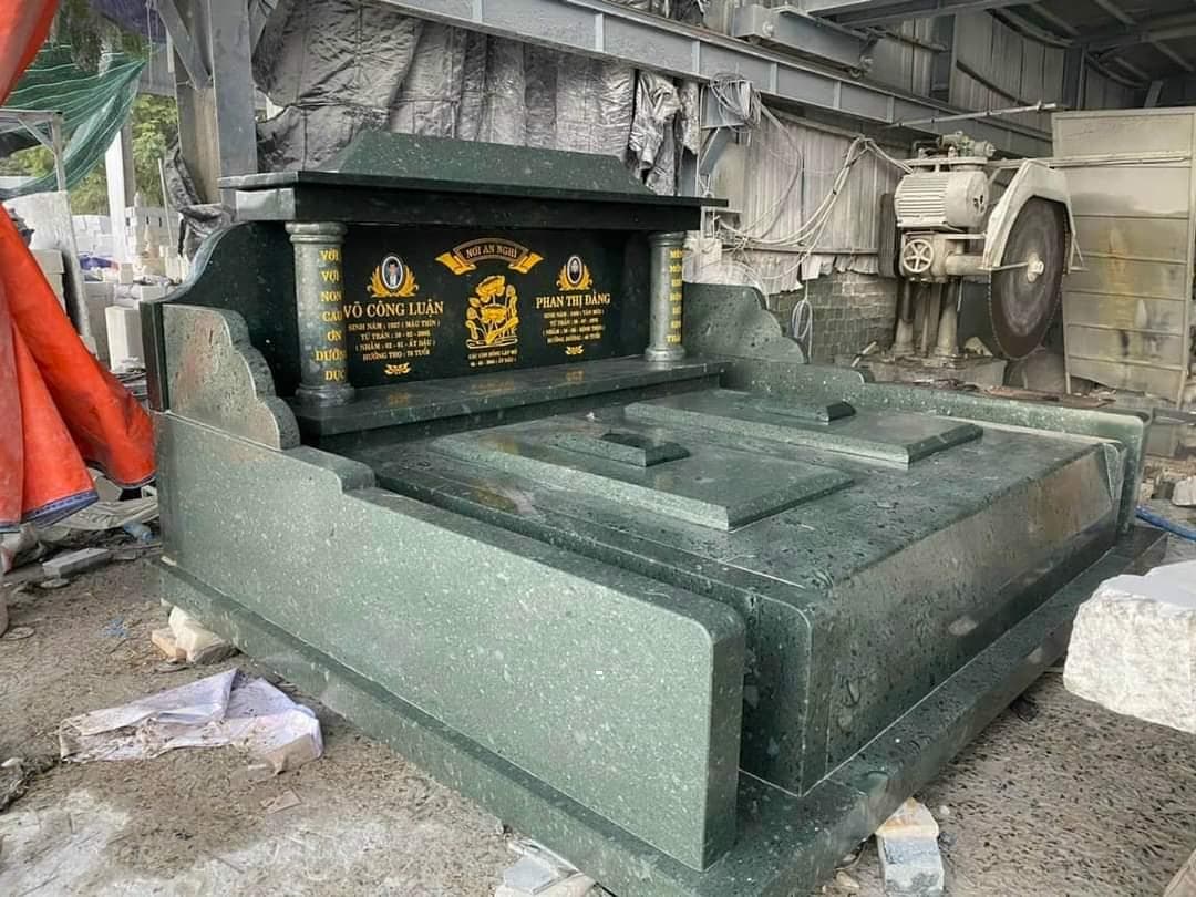Mộ một mái đá xanh rêu MB 230 - Lăng Mộ Đá Trường Thành